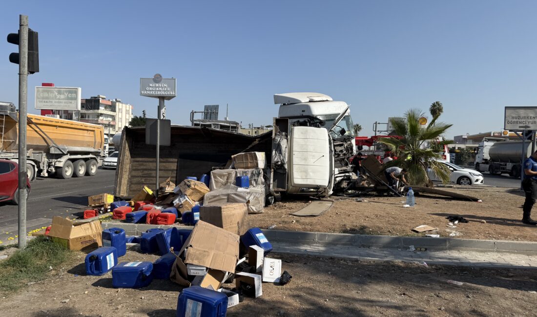 Mersin‘in Akdeniz ilçesinde 3 tırın karıştığı zincirleme trafik kazasında 2