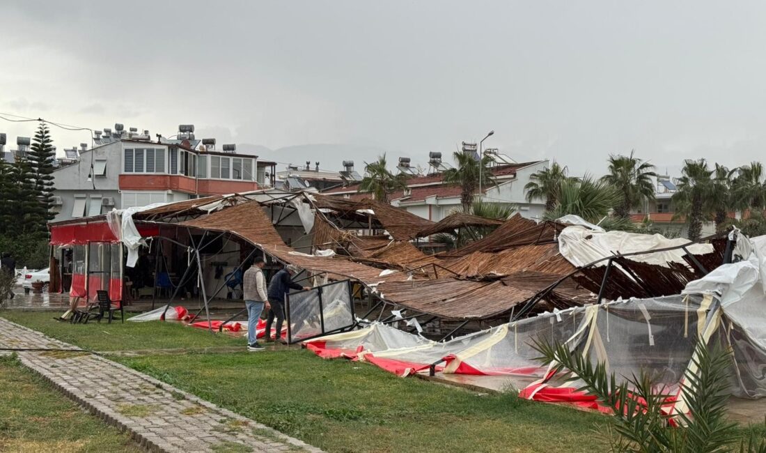 Akdeniz’de hortum kıyı şeridini vurdu Mersin’in Bozyazı ilçesinde etkili olan hortum, kıyı şerindeki bazı iş