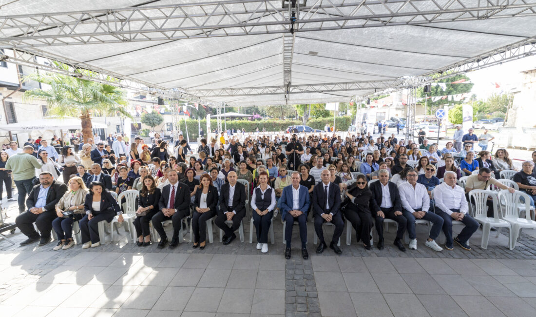 MERAL SEÇER VE REFİKA BİRGÜL’DEN TARİHİ ST. PAUL MEYDANI’NDA ‘GASTRONOMİ SHOW’ Mersin Büyükşehir Belediyesi tarafından bu yıl ‘Toprakta Tarih, Sofrada Tat, Sokakta