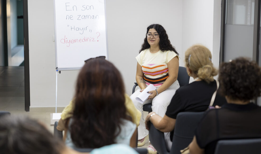 KADINLAR İÇİN ‘SAĞLIKLI SINIRLAR ATÖLYESİ’ Mersin Büyükşehir Belediyesi Kadın ve Aile Hizmetleri Dairesi Başkanlığı, kadınların