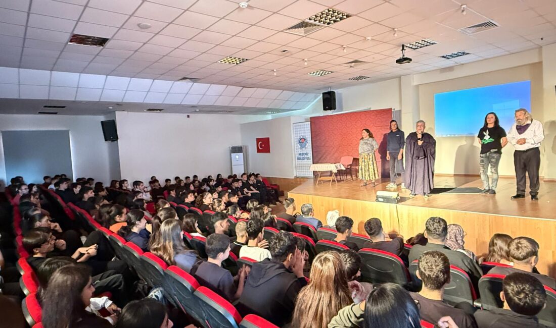 AKDENİZLİ ÖGRENCİLERDEN “MADDE BAĞIMLILIĞI KONULU” TİYATROYA BÜYÜK İLGİ Akdeniz Belediyesi Kültür ve Sosyal İşler Müdürlüğü’nce madde bağımlılığına dikkat