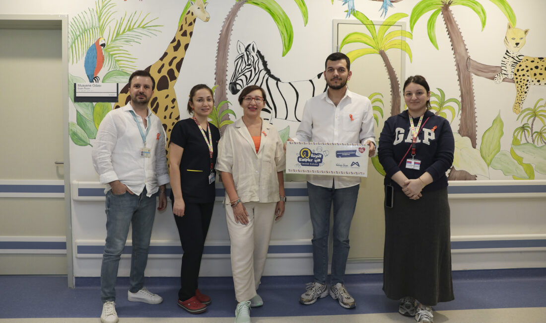 MERSİN BÜYÜKŞEHİR’DEN LÖSEMİLİ ÇOCUKLARA MORAL DESTEĞİ… Mersin Büyükşehir Belediyesi, ‘Lösemili Çocuklar Haftası’ dolayısıyla, Mersin Şehir Hastanesi Onkoloji servisinde