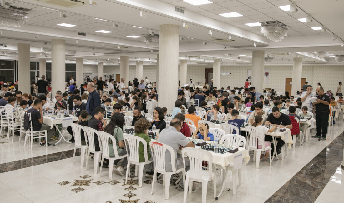 MERSİN ULUSLARARASI SATRANÇ TURNUVASI BAŞLADI Mersin Büyükşehir Belediyesi tarafından, Türkiye Satranç Federasyonu iş birliği ile