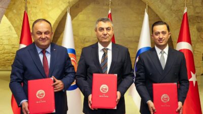 Mersin Valisi Atilla Toros’un himayelerinde, hayırsever Coşkun Doğmuş ile İl