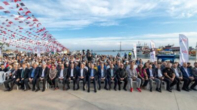 Mersin Büyükşehir Belediyesi tarafından düzenlenen “Küçük Ölçekli Balıkçılara Malzeme Dağıtım