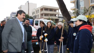 Toroslar Belediye Başkanı Abdurrahman Yıldız, 25 Kasım Kadına Yönelik Şiddete