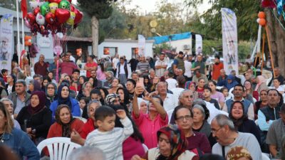 Toroslar Belediyesinin Hurma Hasadı Etkinliği, yoğun ilgi gördü. Hem bölgenin