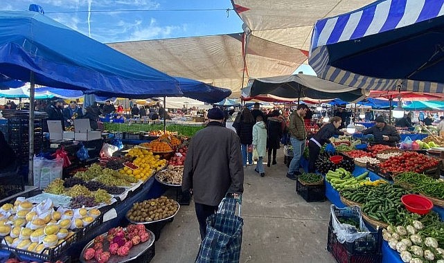 DÖRT KİŞİLİK AİLENİN AYLIK AÇLIK SINIRI 29 BİN 828 TL TÜRK-İŞ Konfederasyonu tarafından, çalışanların geçim koşullarını ortaya koymak ve temel