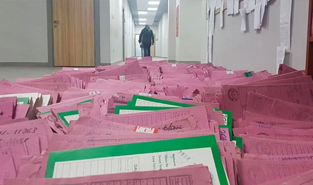 İcra–İflas Dosyalarındaki Patlama Ekonomiyi Zorluyor MESİAD Başkanı Adnan Gündoğdu, Türkiye’de icra–iflas dosyalarının 25 milyon sınırına