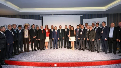 Ulaştırma ve Altyapı Bakanı Abdulkadir Uraloğlu, Alanya’da düzenlenen Küresel Gazeteciler