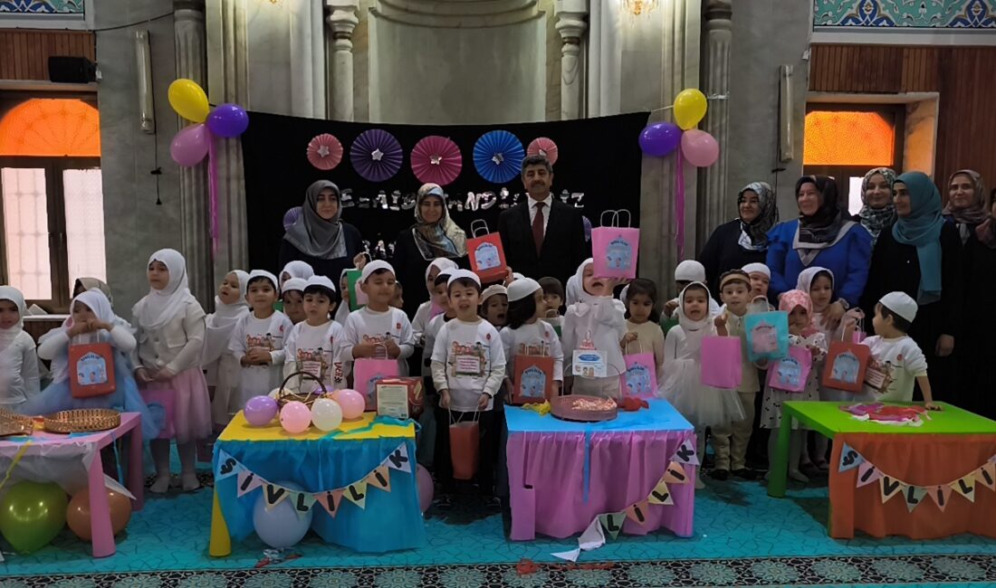 Mersin’in Anamur ilçesinde, üç ayların başlangıcı ve Regaib Kandili dolayısıyla