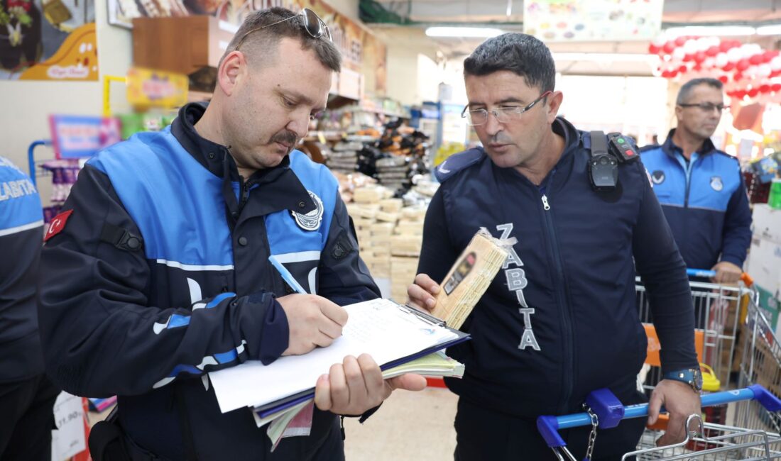 Mersin’in Akdeniz ilçesinde, Akdeniz Belediyesi Zabıta Müdürlüğü ekipleri ilçede faaliyet
