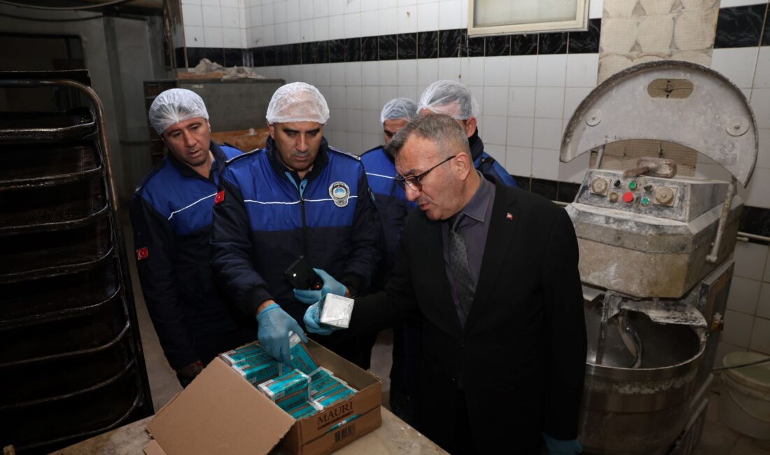 Akdeniz Belediyesi Zabıta Müdürlüğü ekipleri, ilçede faaliyet gösteren fırınlara yönelik