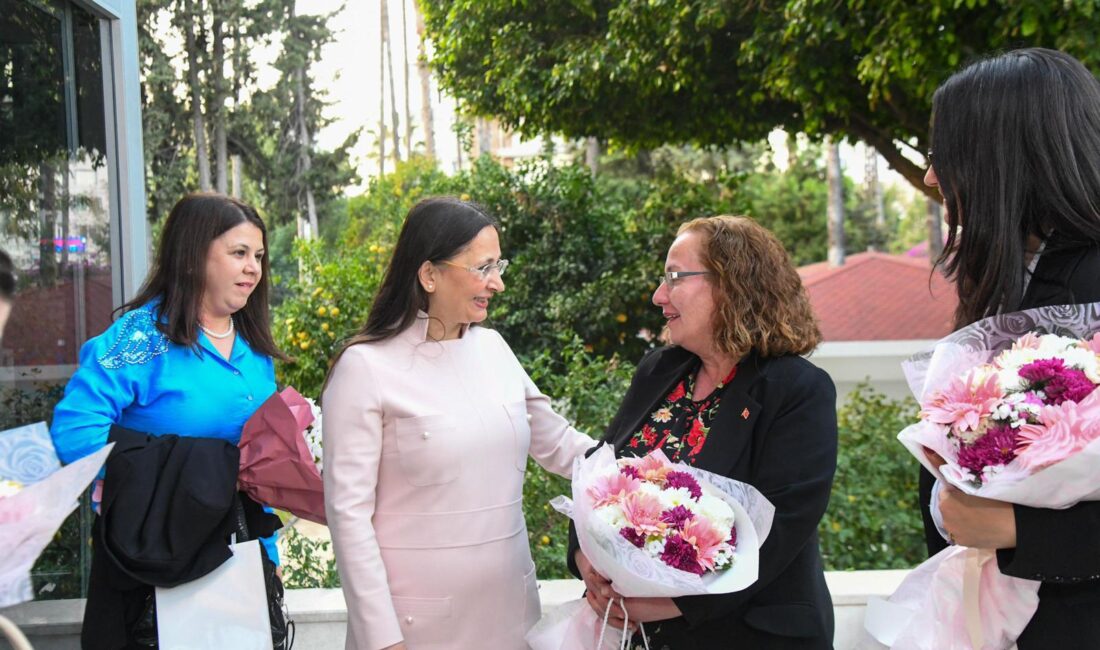 DUDU İREM TOROS, 24 FARKLI BRANŞTAN ÖĞRETMENLE BİR ARAYA GELDİ Mersin Valisi Atilla Toros’un eşi Dudu İrem Toros, 24 Kasım