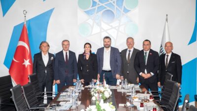 Bakan Yardımcısı Oruç Baba İnan’dan TÜİOSB’ye Ziyaret Sanayi ve Teknoloji Bakanlığı Bakan Yardımcısı Oruç Baba İnan, TÜİOSB Gıda