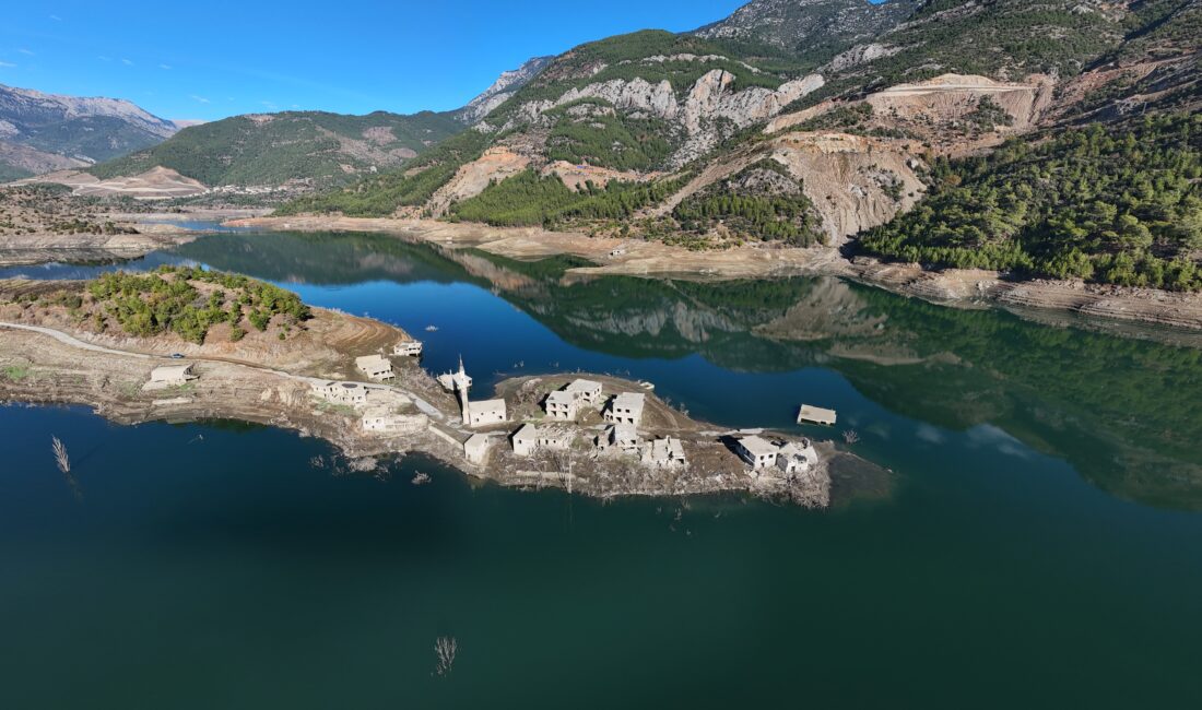 Mersin‘in Anamur ilçesinde bulunan Alaköprü Barajı’nda bölgede yaşanan kuraklık nedeniyle