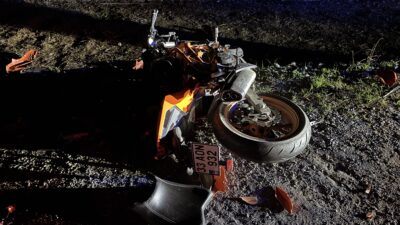 Mersin’in Bozyazı ilçesinde otomobille çarpışan motosikletin 18 yaşındaki sürücüsü ağır