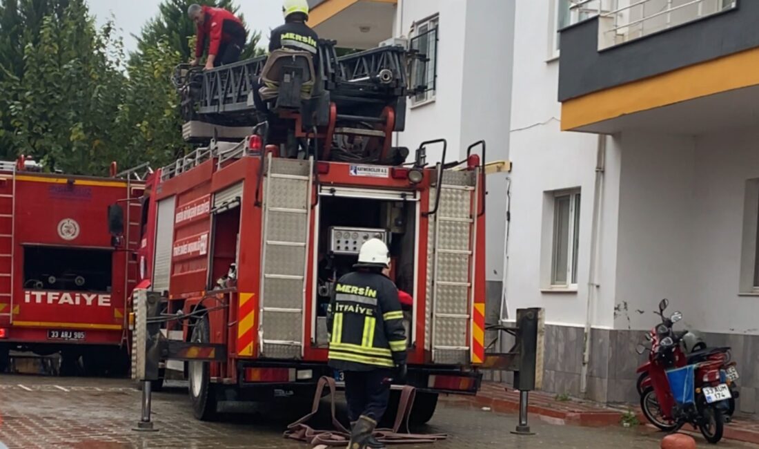 Mersin’de iki ayrı ev yangını Mersin‘in Yenişehir ve Erdemli ilçelerinde çıkan ev yangınları itfaiye ekipleri