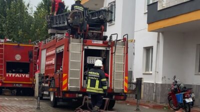 Mersin‘in Yenişehir ve Erdemli ilçelerinde çıkan ev yangınları itfaiye ekipleri