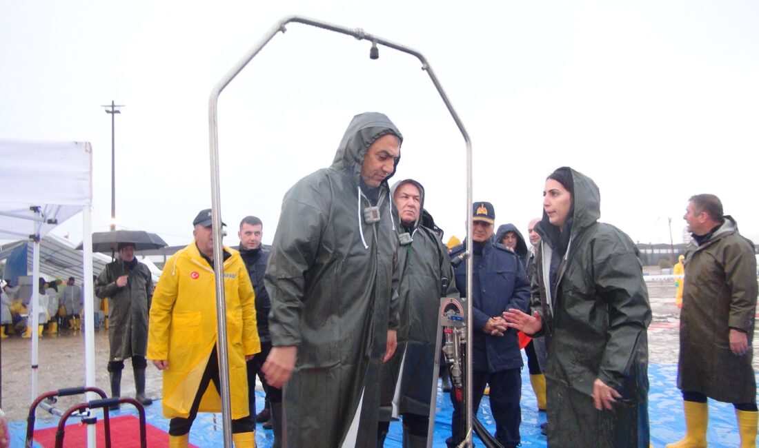 Mersin’de 30 ilden bin 727 personelle radyasyon acil durum tatbikatı yapıldı Mersin’in Silifke ilçesinde 30 ilden bin 727 personelle radyasyon acil