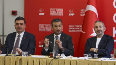 Cumhuriyet Halk Partisi (CHP) Parti Sözcüsü Zeynel Emre, Mersin Milletvekili Hasan Ufuk