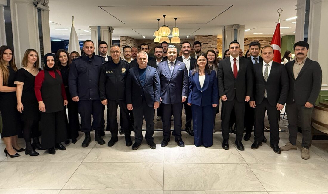 Anamur Adliyesi’nden tayin olan hakimlere veda Mersin’in Anamur ilçesi adliyesinde görevliyken tayinleri çıkan hakimlere veda programı