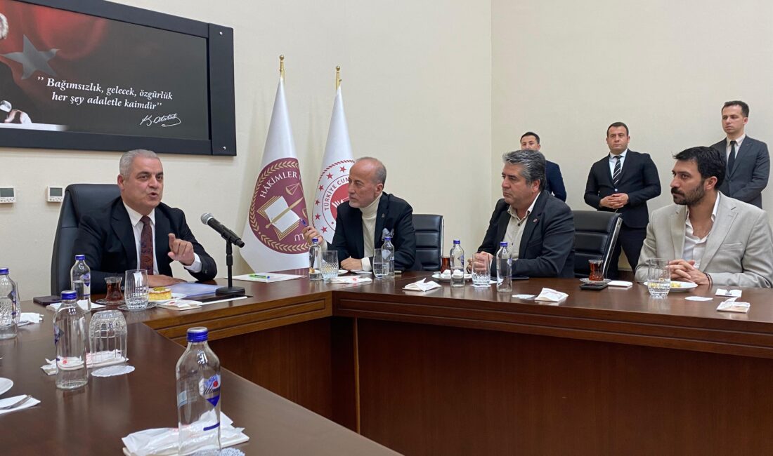 Başsavcı Çelikkol: “Mersin’i, Türkiye’nin en güvenli ve adalete erişime en yüksek ili yapmakta kararlıyız” Mersin Cumhuriyet Başsavcısı Ahmet Çelikkol, kentte adli hizmetlerin güçlendirilmesi, suç