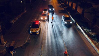 Mersin polisi çok sayıda ekiple günübirlik evler ile alkollü eğlence mekânlarına