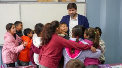 Tarsus Belediye Başkanı Ali Boltaç, Akgedik İlkokulu-Ortaokulu anasınıfı öğrencileri tarafından