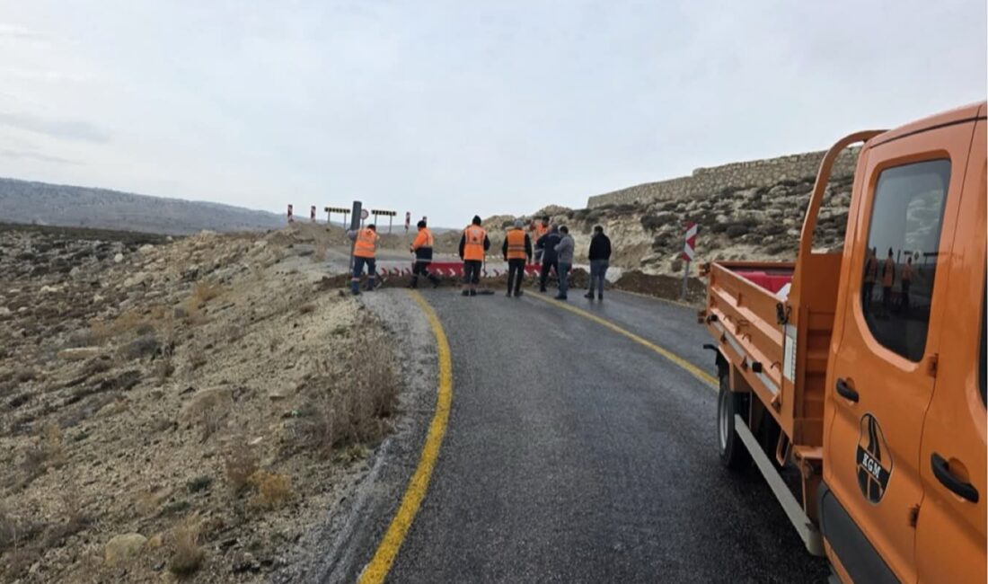 Karaman-Mersin İl Sınırı Kırobası Yolu Kış Aylarında Trafiğe Kapandı Karaman-Mersin il sınırında yer alan Kırobası İl Yolu, kış mevsimi