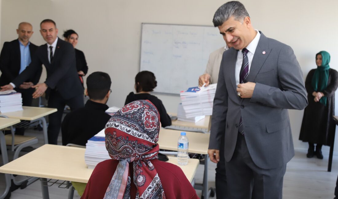 AKDENİZ BELEDİYESİ’NDEN GENÇLERE EĞİTİM DESTEĞİ Akdeniz Belediyesi Kültür ve Sosyal İşler Müdürlüğü bünyesinde, Gökdelen binasının