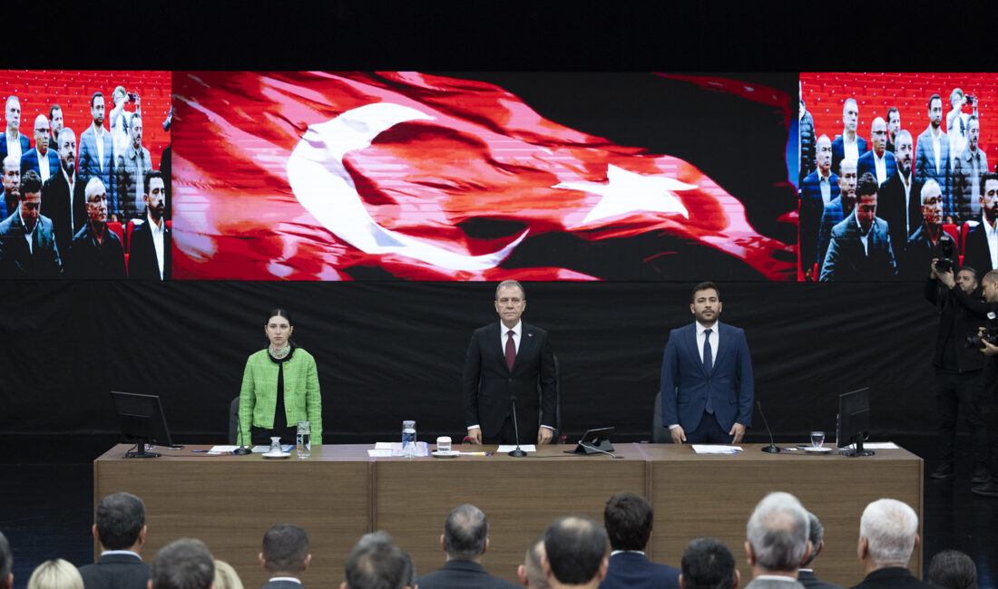 BAŞKAN SEÇER MERSİNLİLERİ 7. ULUSLARARASI MERSİN MARATONU VE YILBAŞI PAZARI’NA DAVET ETTİ Mersin Büyükşehir Belediye Meclisi’nin 2025 Yılı Aralık Ayı Olağan Toplantısı