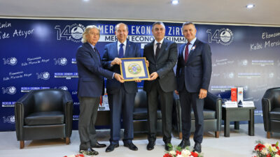 Mersin Ekonomi Zirvesi’nde bir araya gelen ekonomistler, 2026’nın da 2025’e