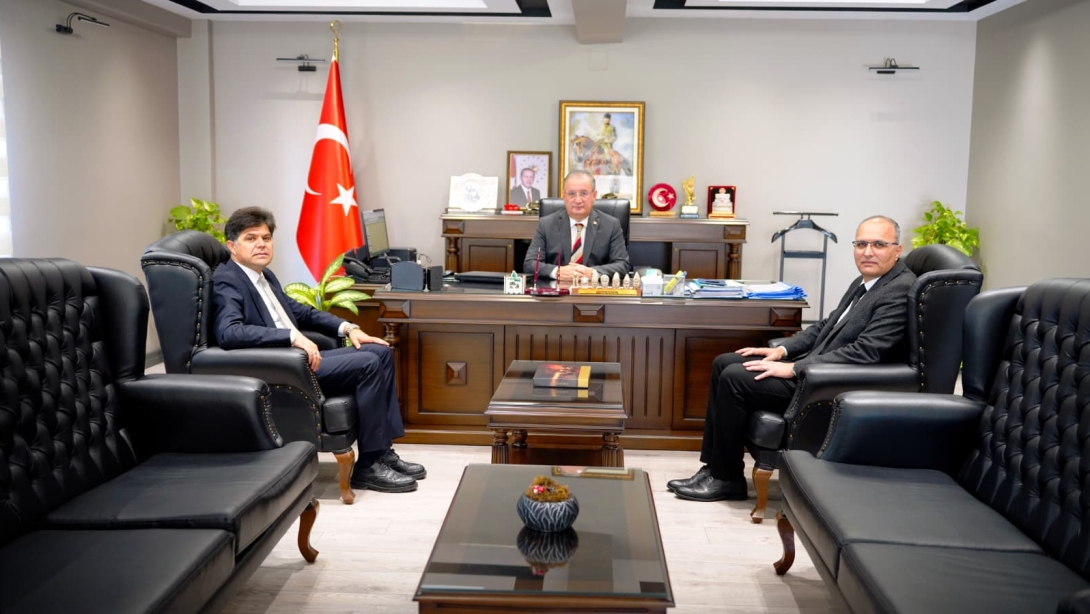 İl Millî Eğitim Müdürü Muhammed Özdemirci, Erdemli Kaymakamı Aydın Tetikoğlu’nu