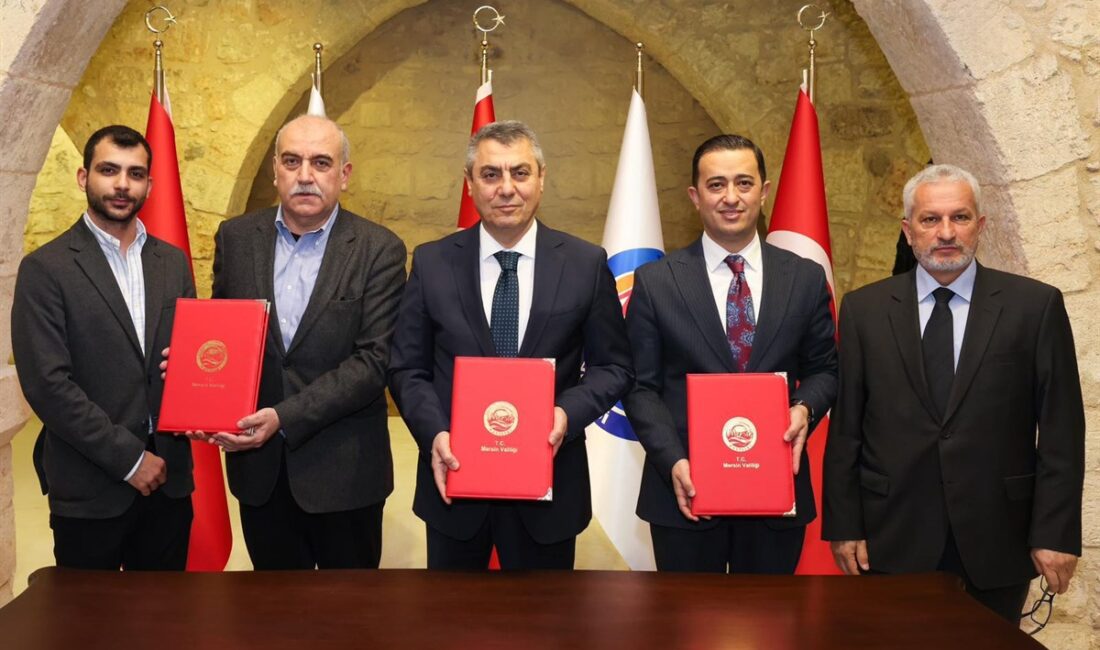 Mersin Valisi Atilla Toros’un himayesinde, Hayırsever Seyit Serdar Akyurt ile