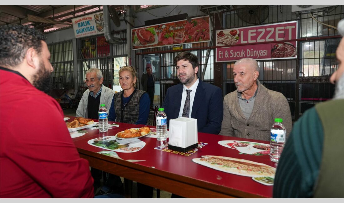 BAŞKAN BOLTAÇ: “TARSUS’UN BEREKETİ ESNAFIMIZIN EMEĞİNDE SAKLI” Tarsus Belediye Başkanı Ali Boltaç, Yeni Mahalle esnafıyla kahvaltıda buluştu.