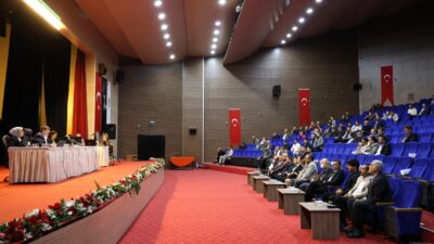 Toroslar Belediyesi, 2025 yılının son meclis toplantısını gerçekleştirdi. Belediye Başkanı