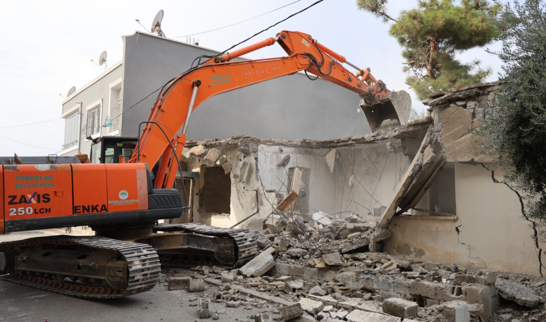 Toroslar Belediyesi, ilçe genelinde güvenliği tehdit eden, çevre kirliliğine yol