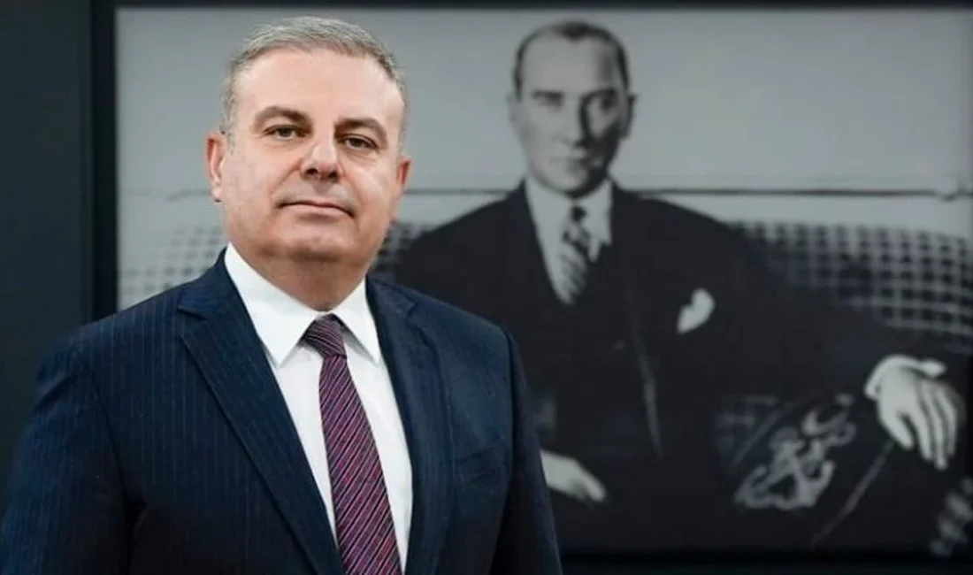 BAŞKAN SEÇER, MESKİ GENEL MÜDÜRÜNÜ GÖREVDEN ALDI Mersin’de geçtiğimiz günlerde yaşanan su krizinin ardından Büyükşehir Belediye Başkanı