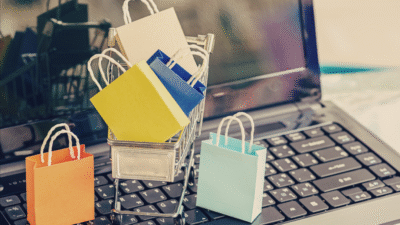 Eskiden gezmek için gelinen çarşı, artık “ihtiyaç listesi”yle uğranan bir