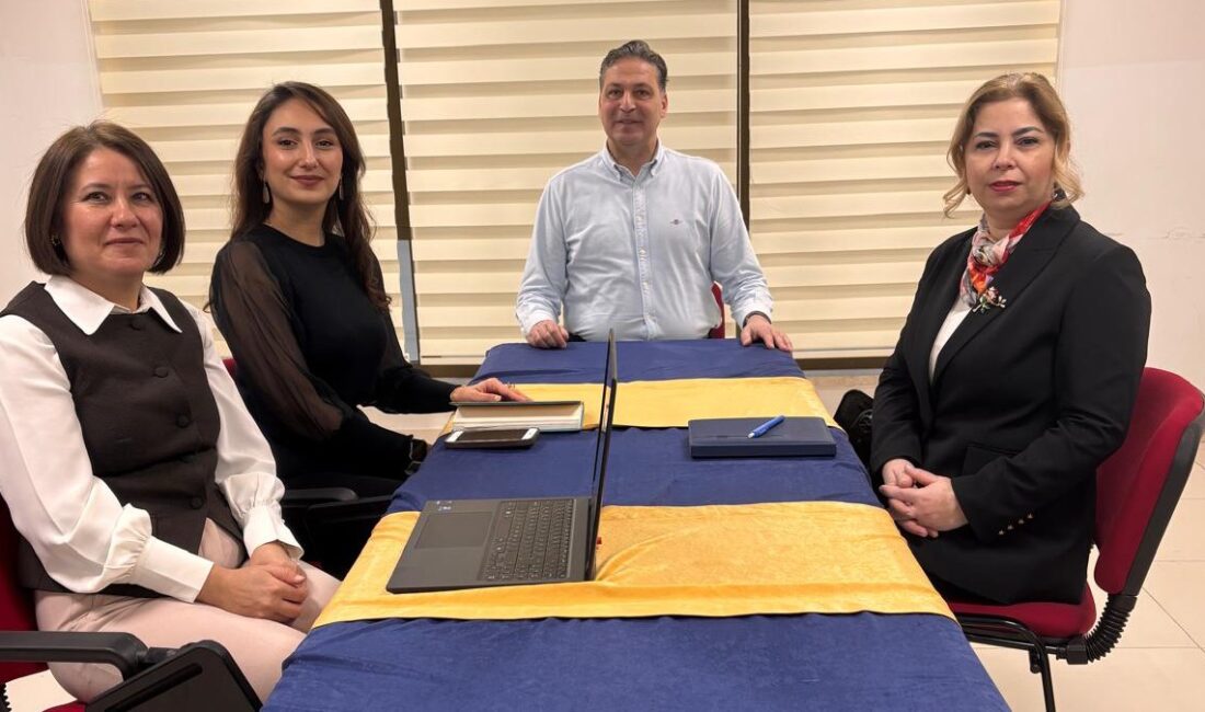 Yürütücülüğünü Mersin Üniversitesi Hastanesi Üroloji Poliklinik Hemşiresi Dr. Elife Kettaş