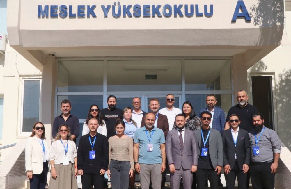 Tarsus Üniversitesi Meslek Yüksekokulu bünyesinde yer alan Bilgisayar Programcılığı, Lojistik