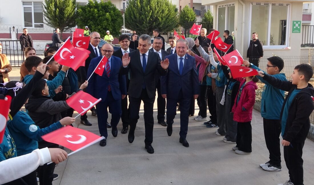 Mersin‘de 401 bin 764 öğrenci için karne heyecanı yaşanırken, şehitlerin