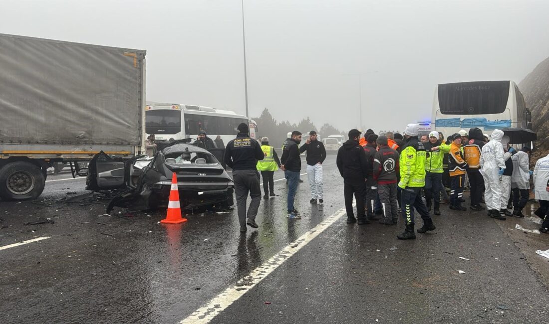 Gaziantep’te yoğun sis ve etkili olan sağanak nedeniyle 10 aracın