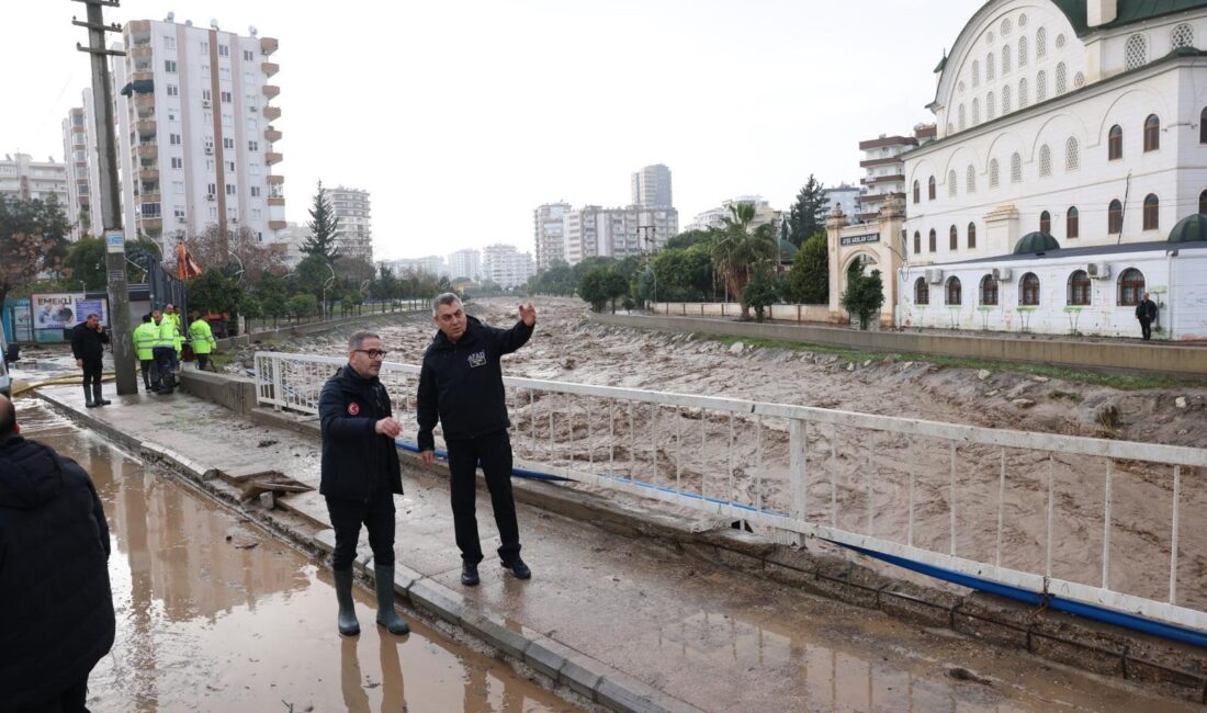 Mersin’de bugün sabah saatlerinde başlayan yağışlı birlikte taşan dereler sele