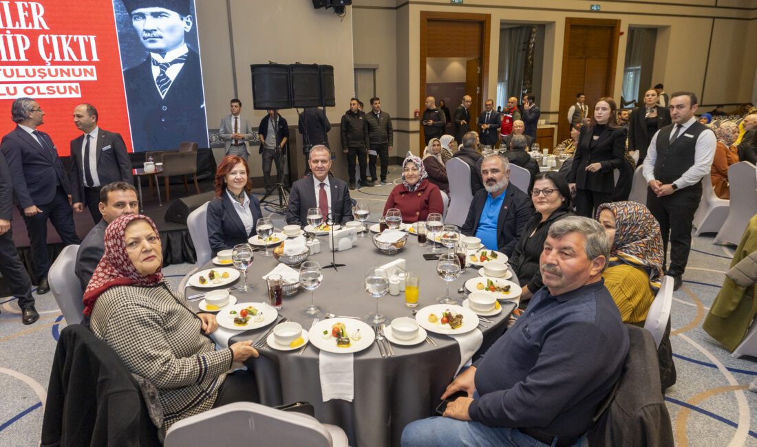 SEÇER: “ŞEHİTLERİMİZ, BU ÜLKENİN ONURUNU OMUZLARINDA TAŞIDILAR” Türkiye Belediyeler Birliği (TBB) Başkan Vekili ve Mersin Büyükşehir Belediye