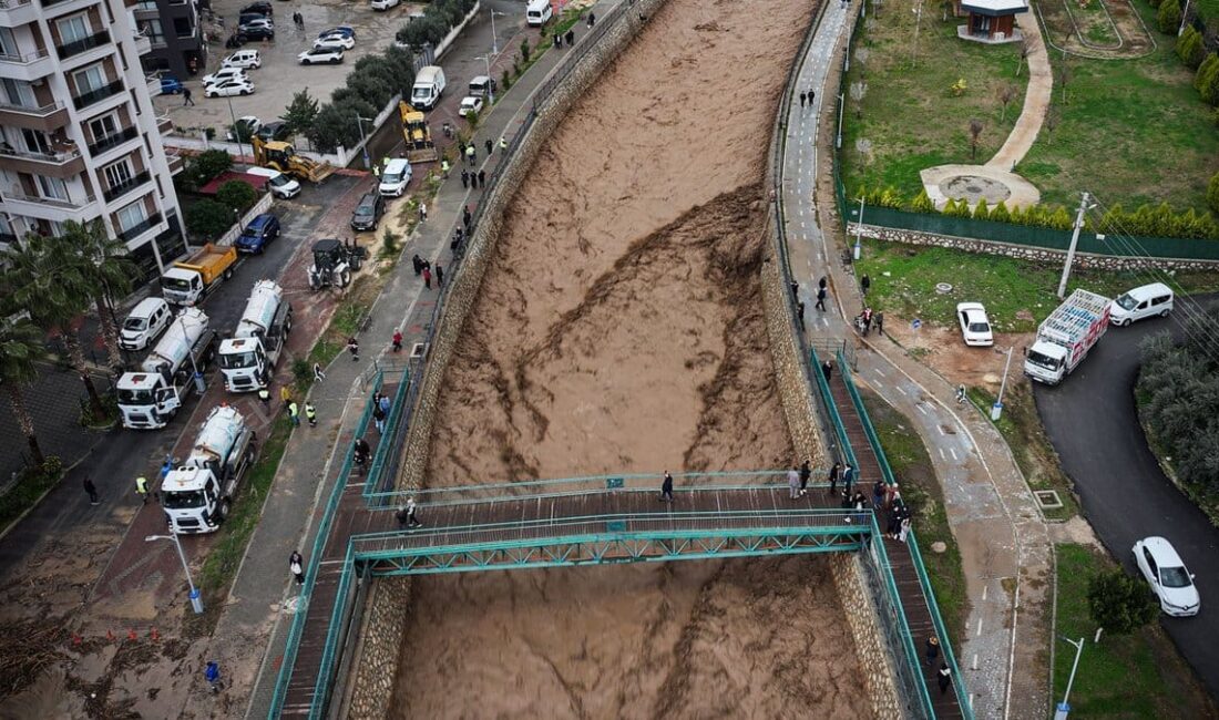 Saadet Partisi Mersin İl Başkanı Bilal Oğuz, Erdemli ilçesinde yaşanan