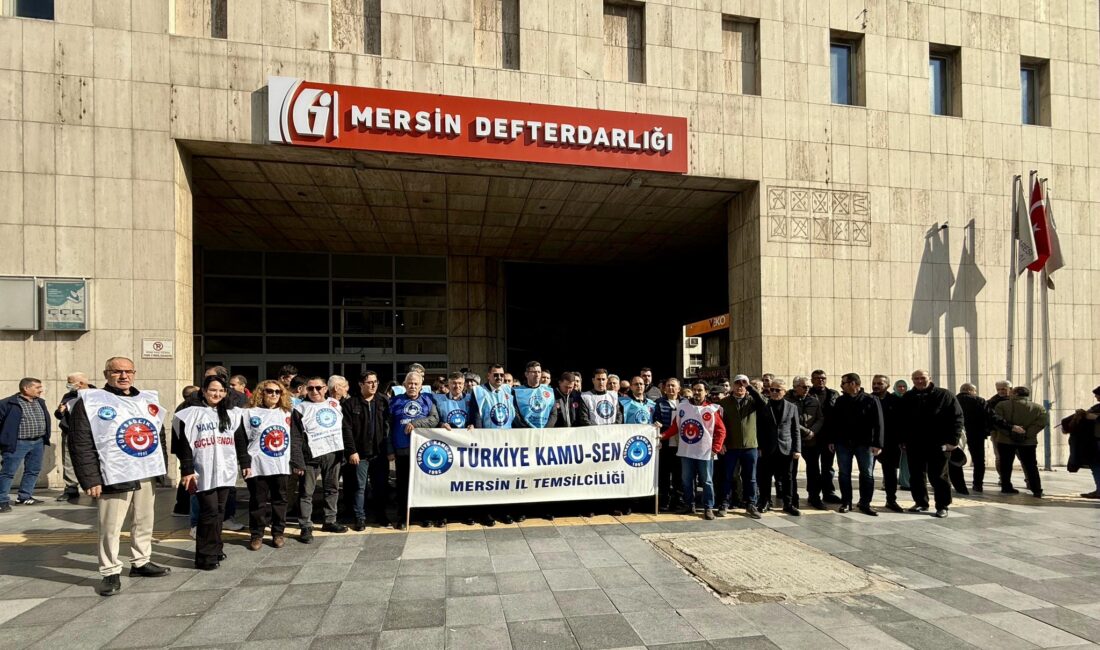 Memurlar taleplerini güçlü bir şekilde dile getirmek amacıyla Türkiye Kamu-Sen