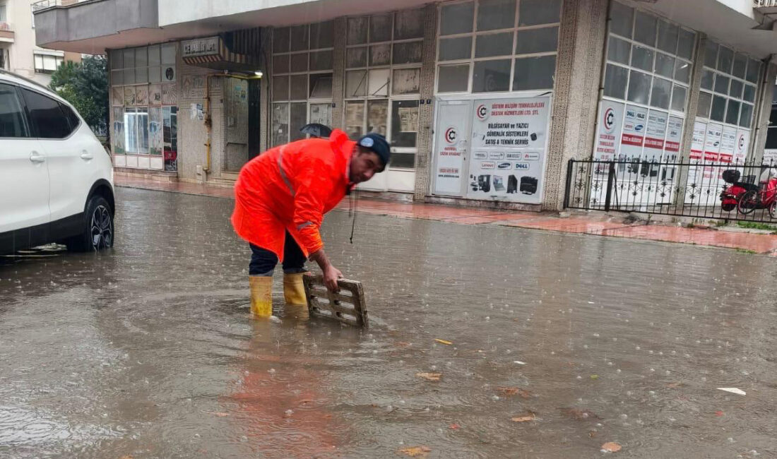 Meteorolojik uyarıların ardından Mersin genelinde etkili olan şiddetli yağışlara karşı