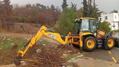 Mersin’de etkili olan sağanak yağışlar nedeniyle Toroslar Belediyesi, ilçe genelinde gerekli